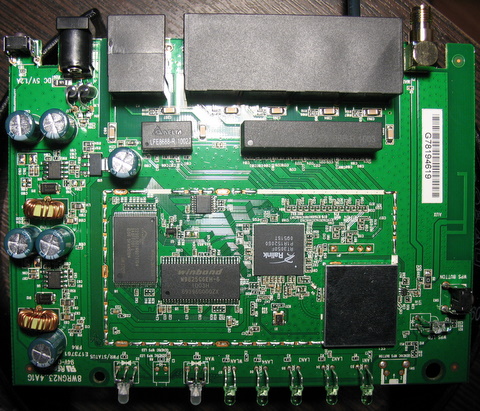dir-300_rev_b_pcb-top.jpg