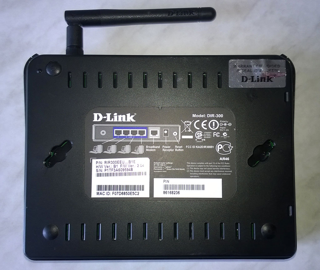 dir-300b1_case-bottom.jpg