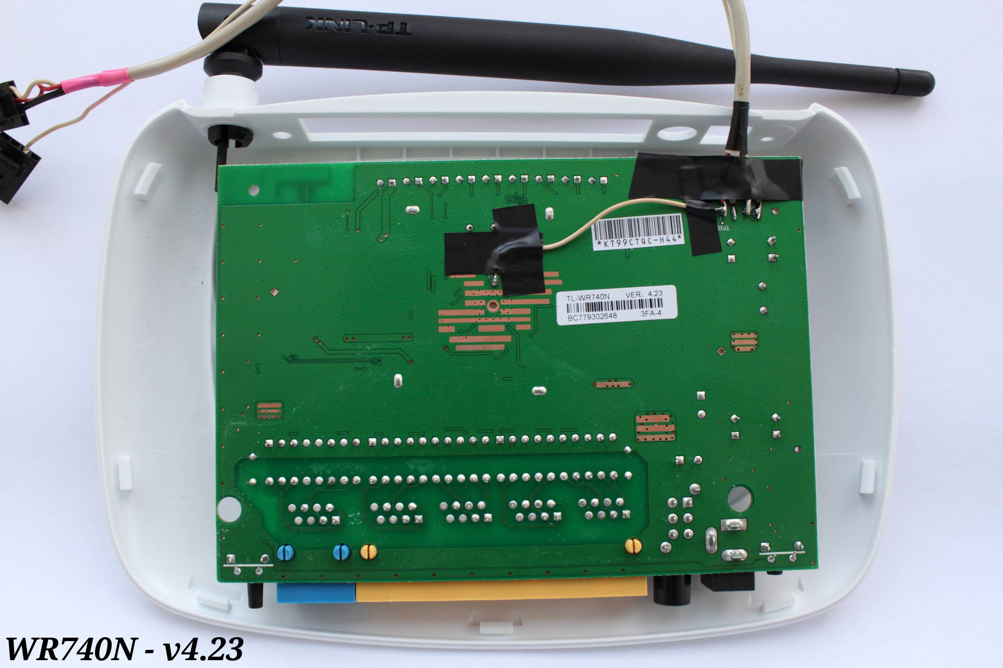 TL-WR740N v4.23 serial cable soldered