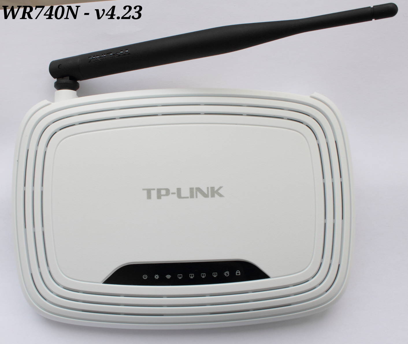 TL-WR740N v4.23 case front view. v4.24 is identical