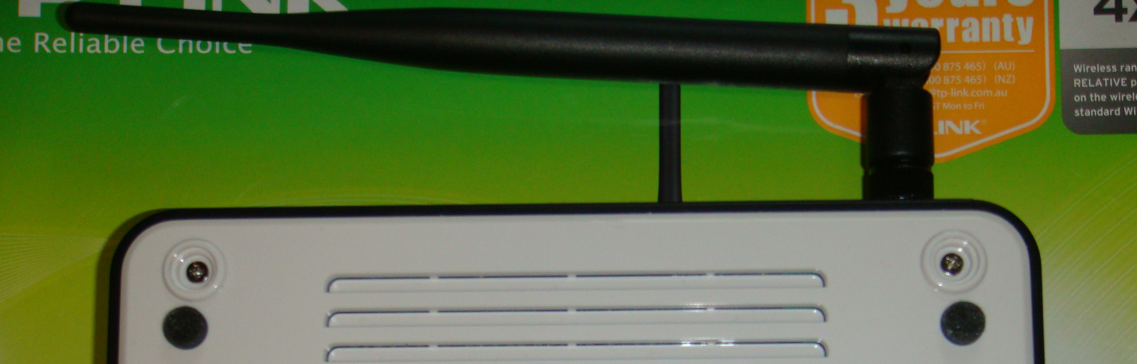 tl-wr741nd_02-screws.jpg
